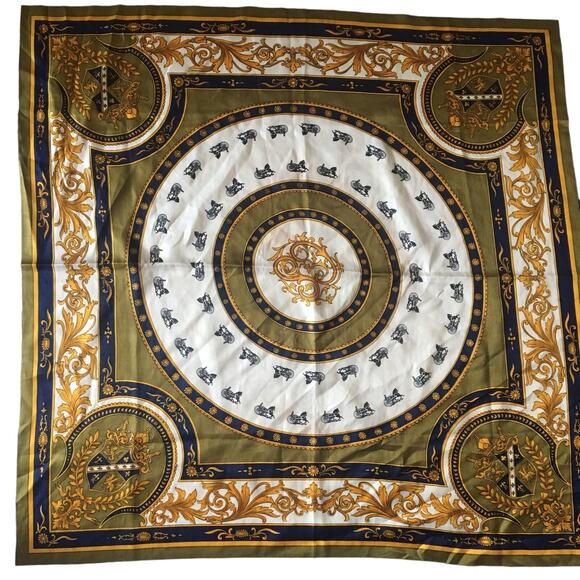 Detailed Vintage Scarf Medieval Design- Gold, Blue, Green, White - Picture 6 of 7